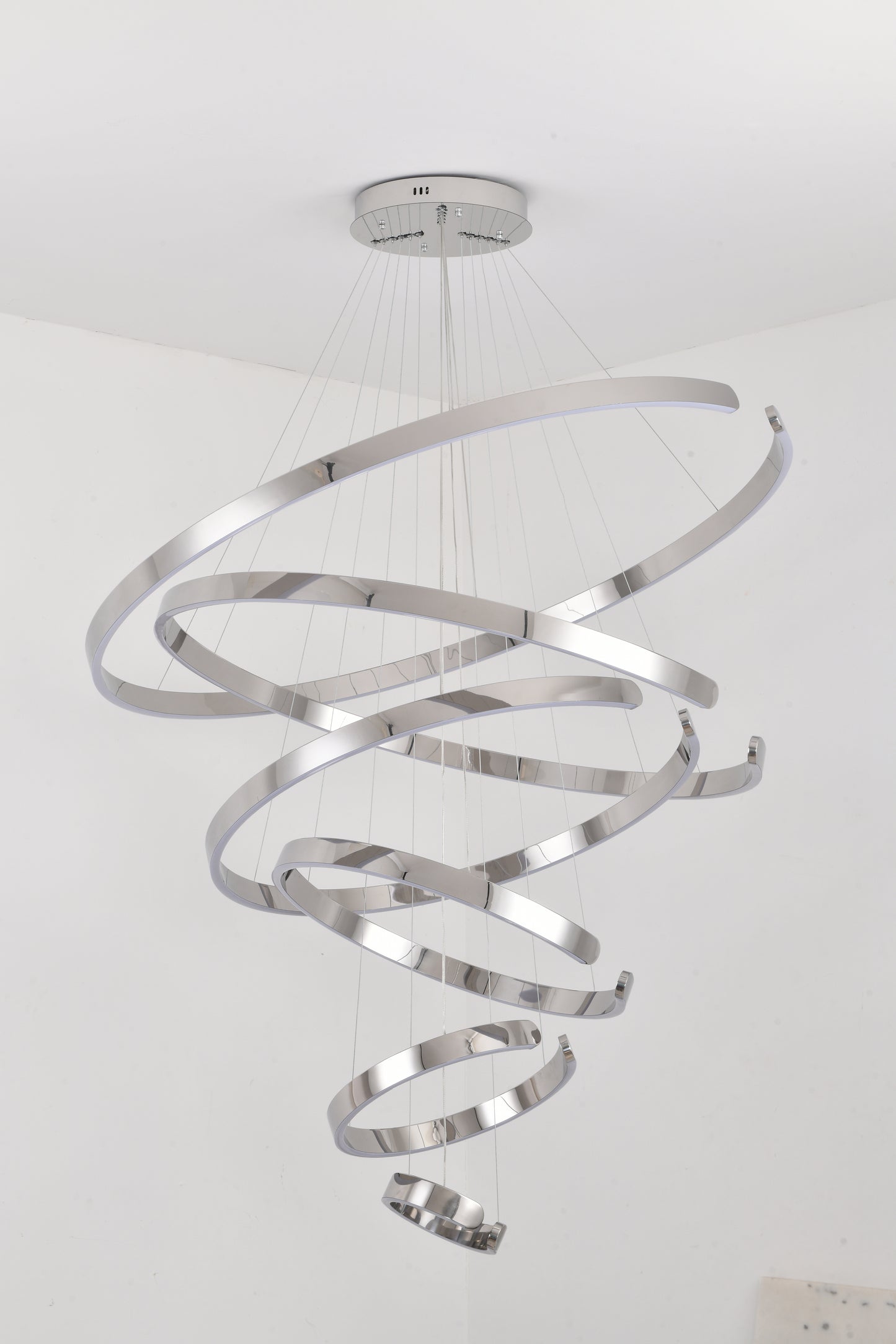 LAMPARA COLGANTE NEGRA DE 6 AROS VOLTA