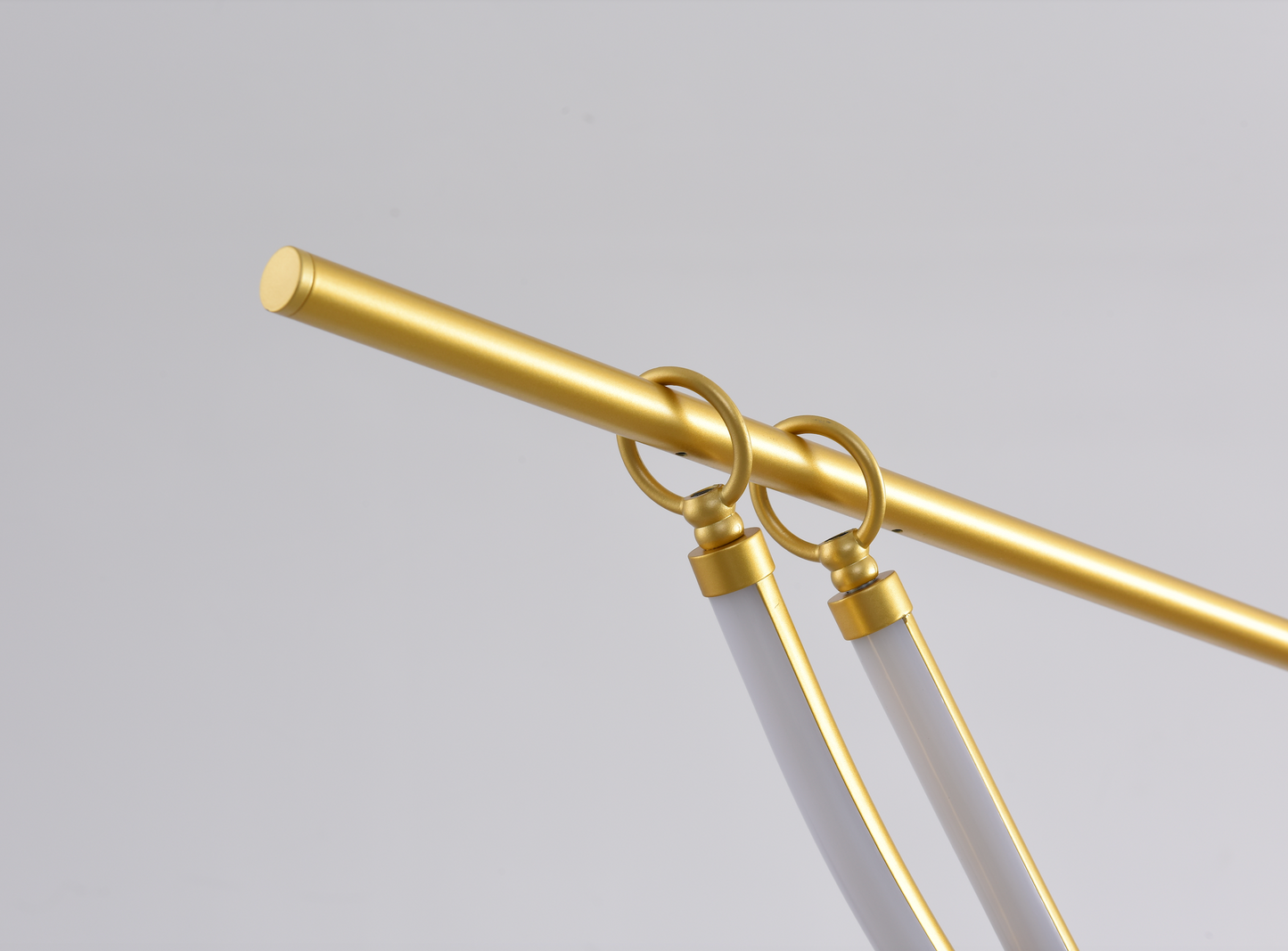 Lámpara minimalista AQUA (DORADO ó NEGRO)