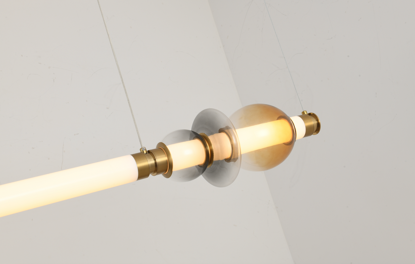 Lámpara minimalista VENTO-D